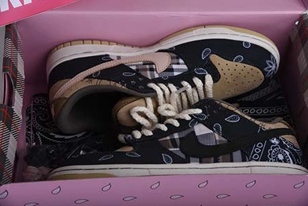 Designer inspired Reliable 9935 Travis Scott x Nike SB Dunk Low TS CT5053-001