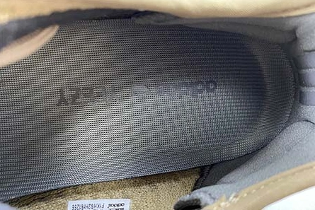 Resilient 8213 Yeezy Boost 350 V2 FX9033