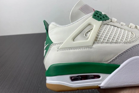 Fair-priced Sleek 3999 Jordan 4 Retro SB Pine Green  DR5415-103