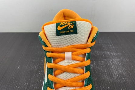 Fashion duplicate SportInspired 1505 Nike SB Dunk Low Legion Pine Kumquat  304292-383