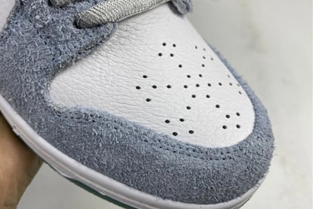 Affordable SportInspired 1671 Sean Cliver x Dunk SB Low  DC9936-100