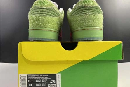 SportInspired 5988 Nike SB Dunk High “Strawberry Cough CW7093 600
