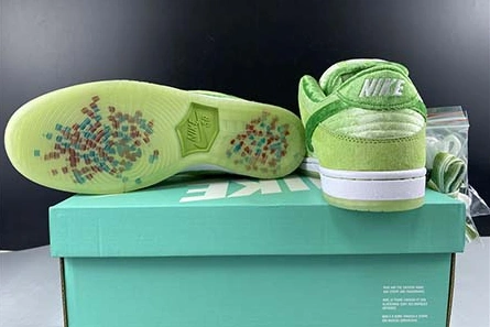 Luxury copy Strangelove x NK Sb Dunk Low 2020 CT2552-300 ModernLook 9676