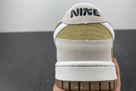 StreetReady 2032 NIKE Dunk Low DO9457-100