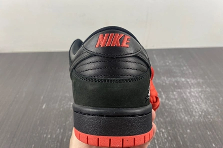 Luxury copy Timeless 4975 Nike SB Dunk Low Black Pigeon 883232-008