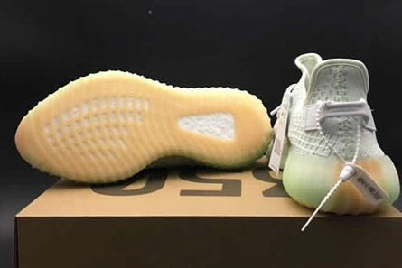 Non-authentic version Timeless 5065 Yeezy Boost 350 V2 Hyper Space EG7491