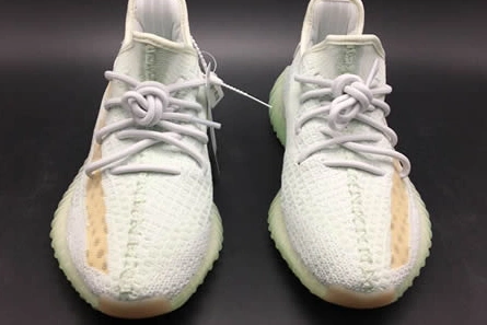 Non-authentic version Timeless 5065 Yeezy Boost 350 V2 Hyper Space EG7491