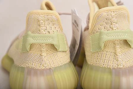Timeless 5825 Adidas YEEZY 350 V2 Flax FX9028