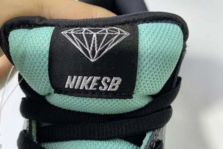 Timeless 8536 NIKE DUNK SB DIAMOND TIFFANY 304292 402