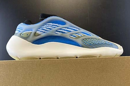 Lookalike TopPick 2878 Adidas Yeezy Boost 700V3 G54850
