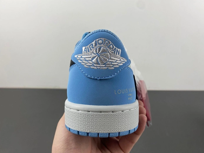 Travis Scott x Air Jordan 1 DM7866-107 Versatile 9629