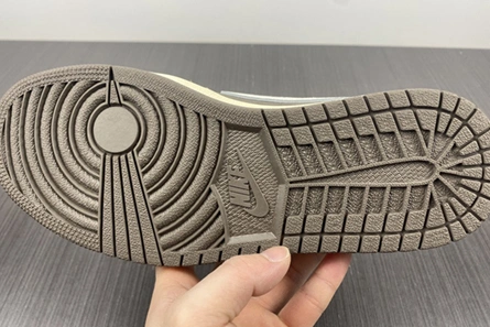 1:1 copy Travis Scott x Air Jordan 1 DM7866-162 Sleek 9293