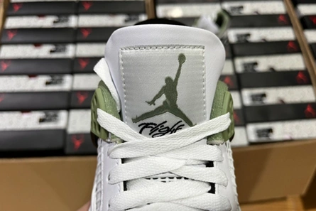Accessible luxury Trendsetting 124 Air Jordan 4 “Seafoam” AQ9129-103