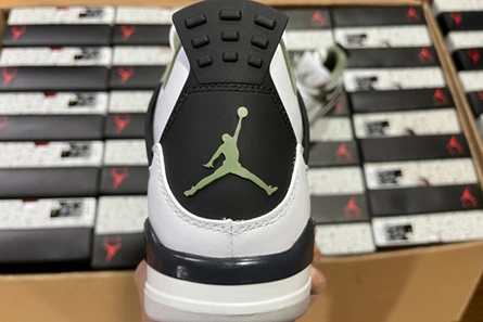 Accessible luxury Trendsetting 124 Air Jordan 4 “Seafoam” AQ9129-103