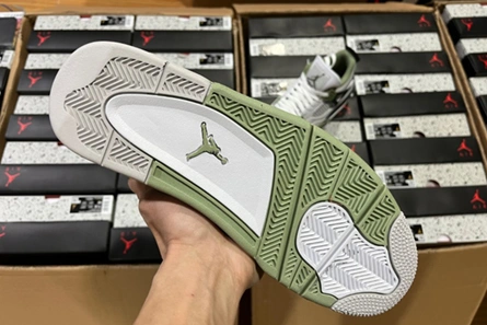 Accessible luxury Trendsetting 124 Air Jordan 4 “Seafoam” AQ9129-103