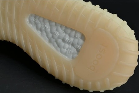 Replica Trendsetting 7793 Adidas Yeezy Boost 350 V2 Chalk Coral B37574
