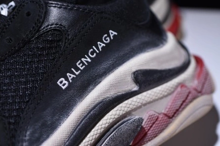 Replica Versatile 1511 BALENCIAGA TRIPLE S W06E1-1000