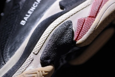Replica Versatile 1511 BALENCIAGA TRIPLE S W06E1-1000
