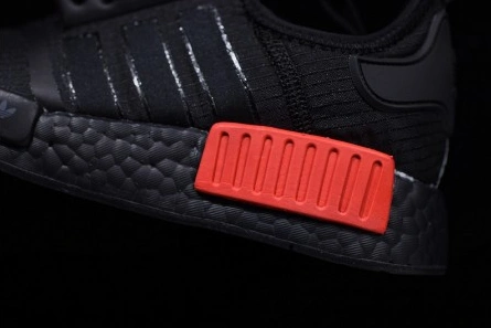 Reproduction Versatile 5890 adidas NMD R1 Core Black Lush Red - B37618
