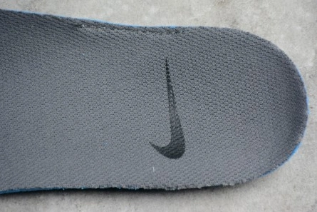 Non-authentic version Vibrant 1039 Nike Epic React Flyknit black AQ0067-001