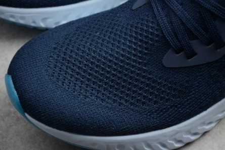 Style match Vibrant 1638 Nike Epic React Flyknit blue AQ0067-400
