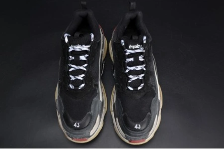 Non-authentic version Vibrant 4829 BALENCIAGA 17FW TRIPLE S TRAINER  BLACK  RED MENS W05M23972