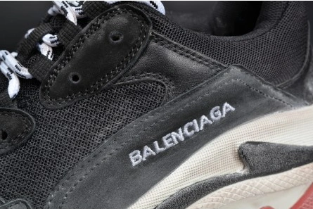 Non-authentic version Vibrant 4829 BALENCIAGA 17FW TRIPLE S TRAINER  BLACK  RED MENS W05M23972