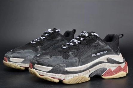 Non-authentic version Vibrant 4829 BALENCIAGA 17FW TRIPLE S TRAINER  BLACK  RED MENS W05M23972
