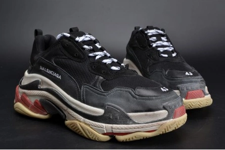 Non-authentic version Vibrant 4829 BALENCIAGA 17FW TRIPLE S TRAINER  BLACK  RED MENS W05M23972