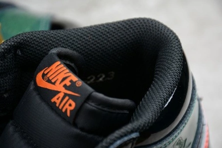 1:1 copy WellDesigned 1681 Air Jordan 1 High OG