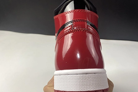 WellDesigned 8239 Air Jordan 1 High OG “Bred Patent” 555088-063