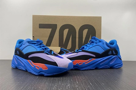 Lookalike WellDesigned 8925 Yeezy Boost 700 