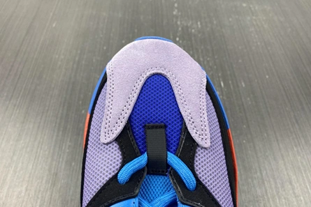 Lookalike WellDesigned 8925 Yeezy Boost 700 