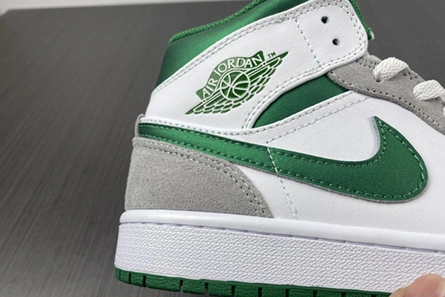 Mirror WellDesigned 9081 Jordan 1 Mid SE Grey Green  DC7294-103