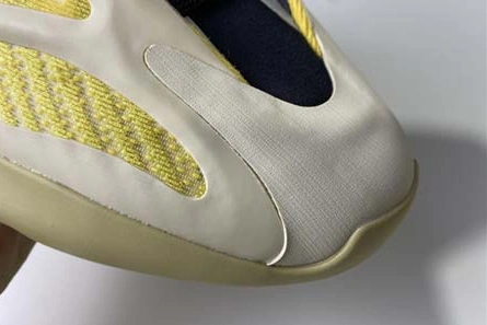 Pricetag-smart Yeezy 700 V3 “Srphym” G54853 Timeless 8333