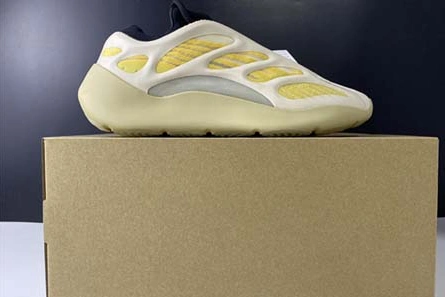 Pricetag-smart Yeezy 700 V3 “Srphym” G54853 Timeless 8333