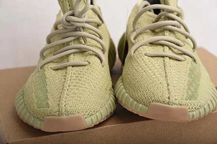 Style match Yeezy Boost 350 V2 “Sulfur” FY5346 Practical 5647
