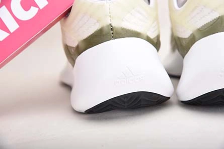 Reproduction Yeezy Boost 700 V3 EF9899 Soft 5285