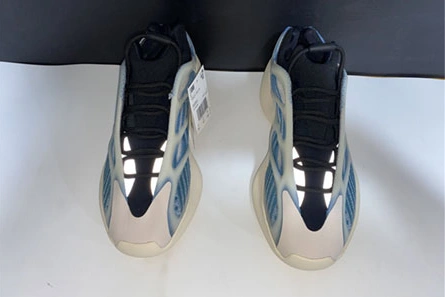 Mirror Yeezy Boost 700 V3 GY0260 Bright 3631