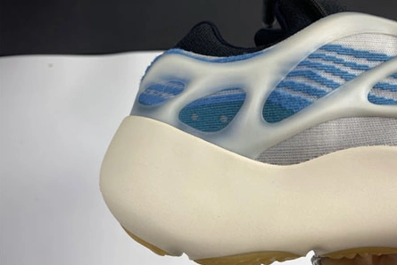 Mirror Yeezy Boost 700 V3 GY0260 Bright 3631