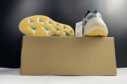 Mirror Yeezy Boost 700 V3 GY0260 Bright 3631