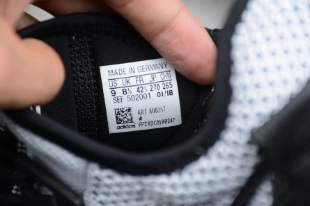 Style match adidas Y-3 Runner 4D Black White - AQ0357 Trendy 9663