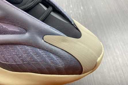 Lookalike adidas Yeezy 700 V3 Fade Carbon GW1814 Elegant 2130