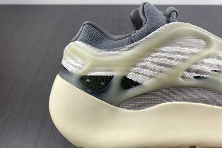Inspired design adidas Yeezy 700 V3 Fade ID1674 StreetReady 1041