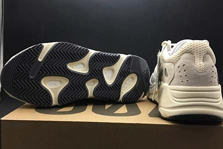 Top-grade copy adidas Yeezy Boost 700 Analog EG7596 ModernLook 5618