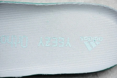 Lookalike adidas Yeezy Boost 700 Compact 4986
