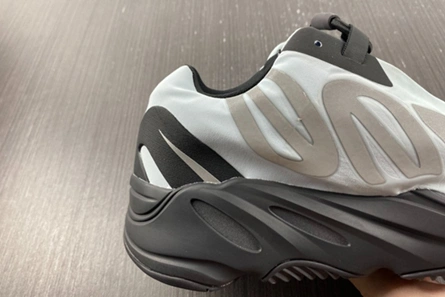 Master copy adidas Yeezy Boost 700 MNVN Blue Tint GZ0711 Functional 5340