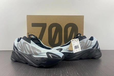 Master copy adidas Yeezy Boost 700 MNVN Blue Tint GZ0711 Functional 5340