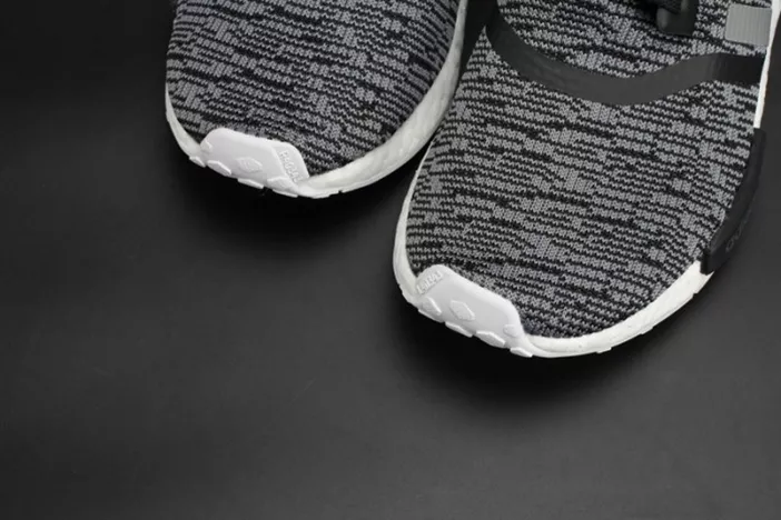 Comfortable ADIDAS NMD R1 GLITCH CAMO PACK BLACK   SOLID GREY  MENS BB2884 1836