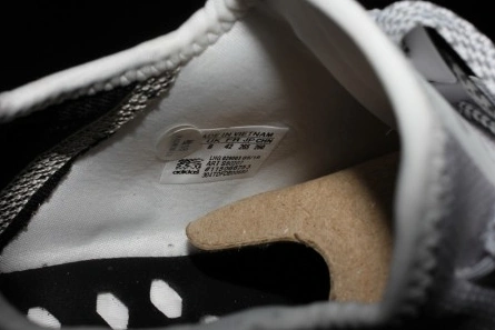 ADIDAS NMD R1 NOMAD  WHITE   CYAN  S80207 Practical 1845